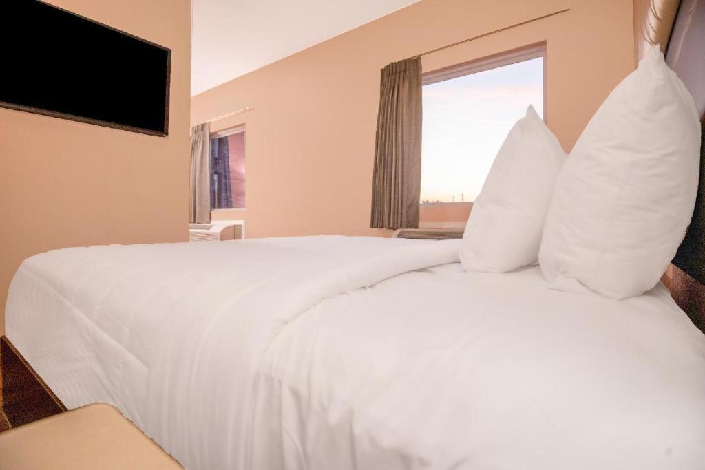 Royal Inn & Suites Adairsville Exteriör bild